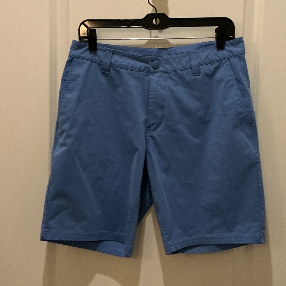 RHONE 9” Commuter Short
Light Blue Flat Front Shorts